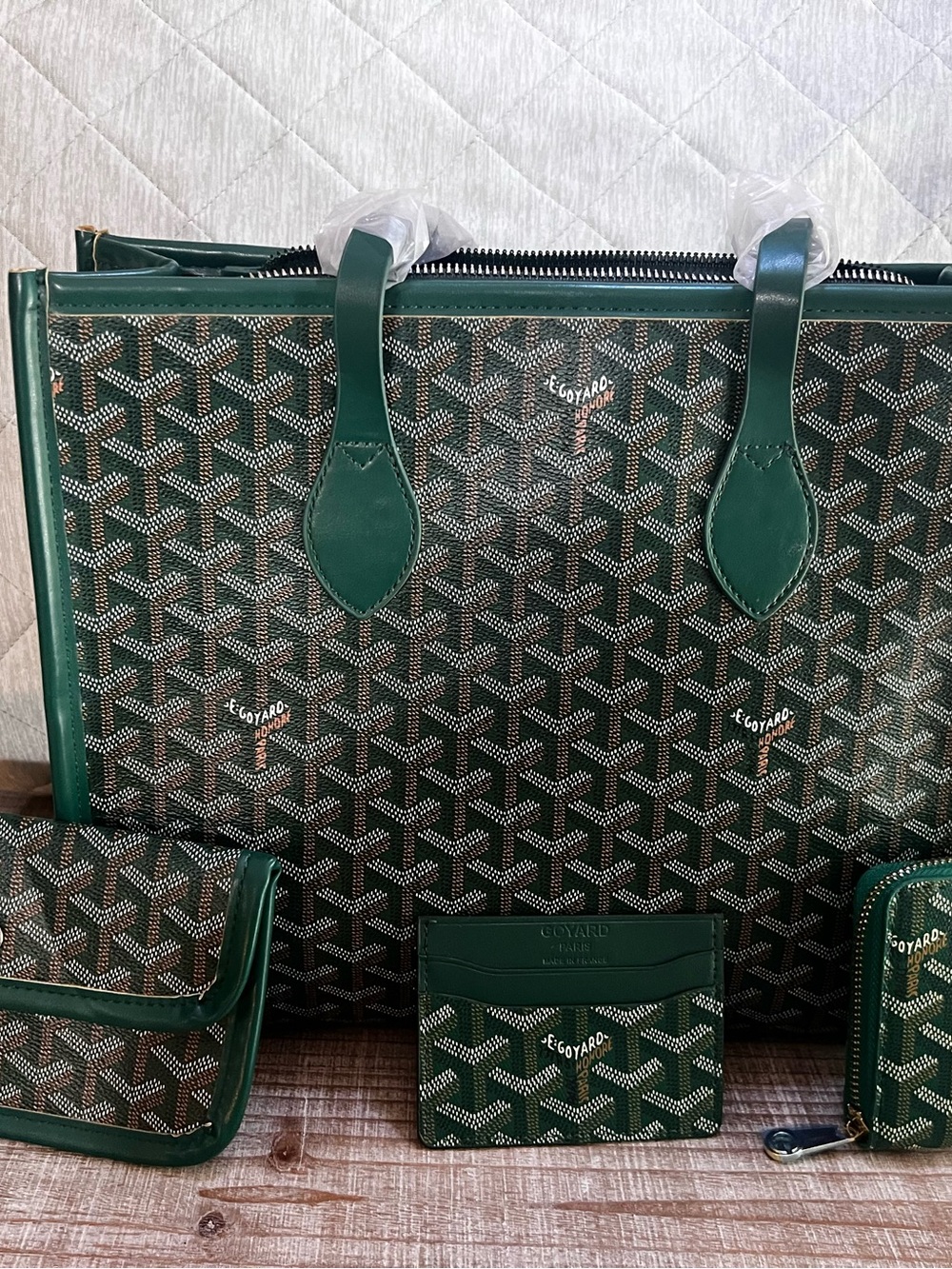 Forest Green Chevron Tote with Dark Green Trim Set - Picture 5 of 9